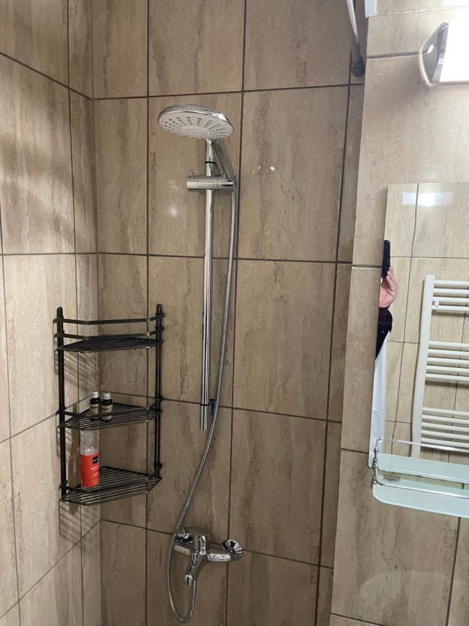 Central Studio Lcs Hunedoara Bagian luar foto