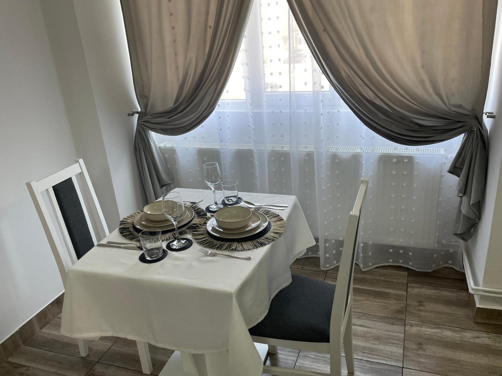 Central Studio Lcs Hunedoara Bagian luar foto