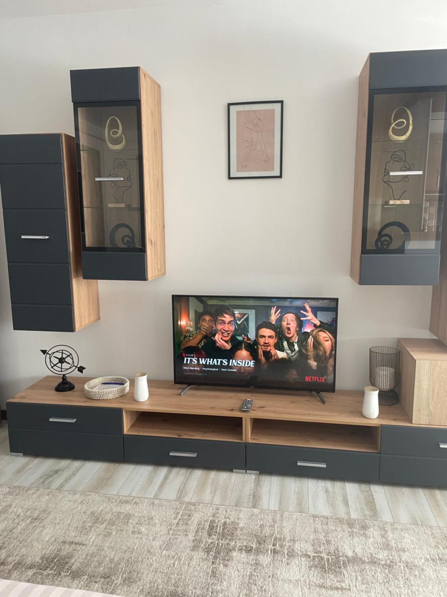 Central Studio Lcs Hunedoara Bagian luar foto